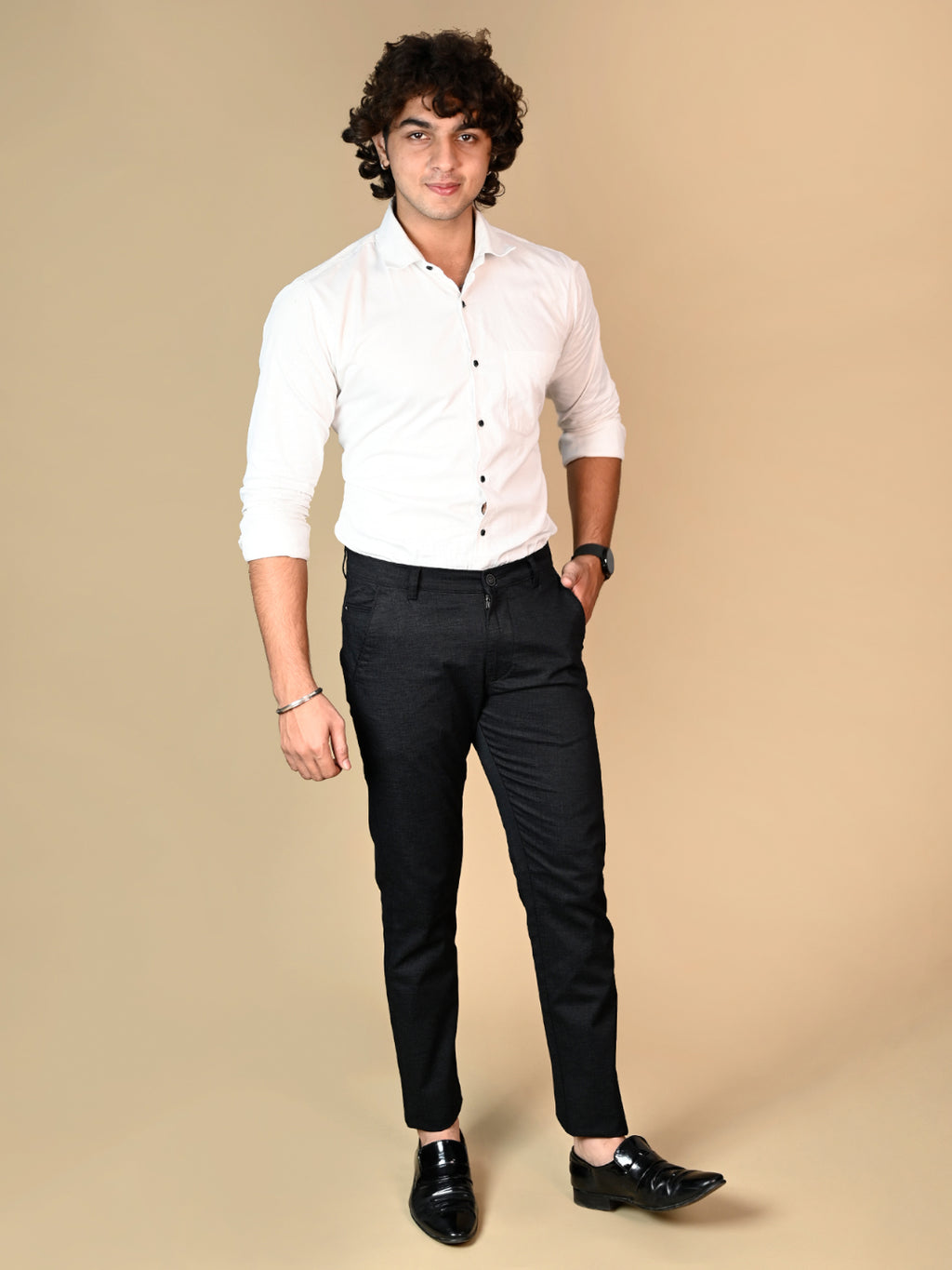 Unique 178 - Black